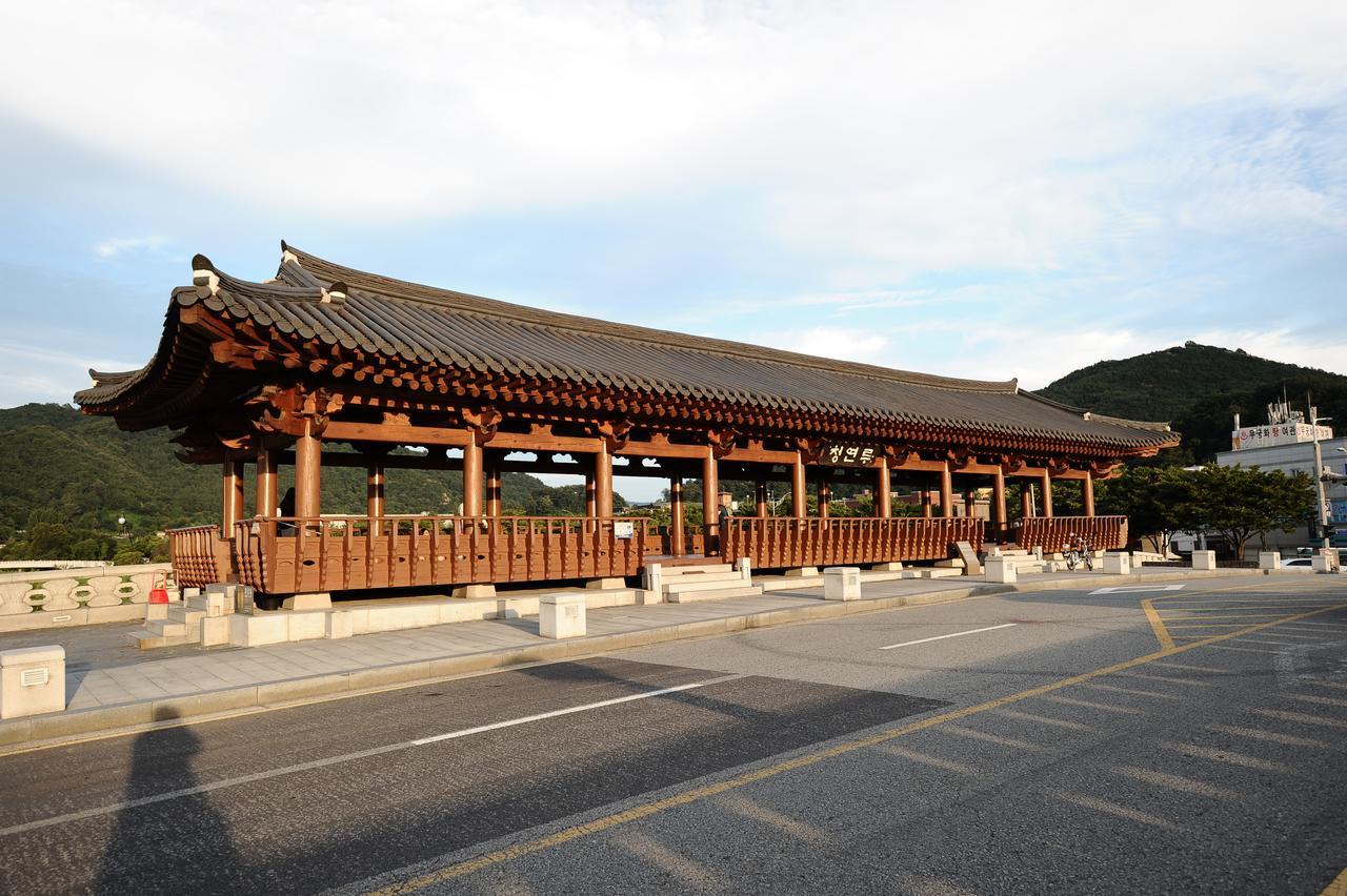 Hotel Starlight Rest Area Jeonju Exterior foto